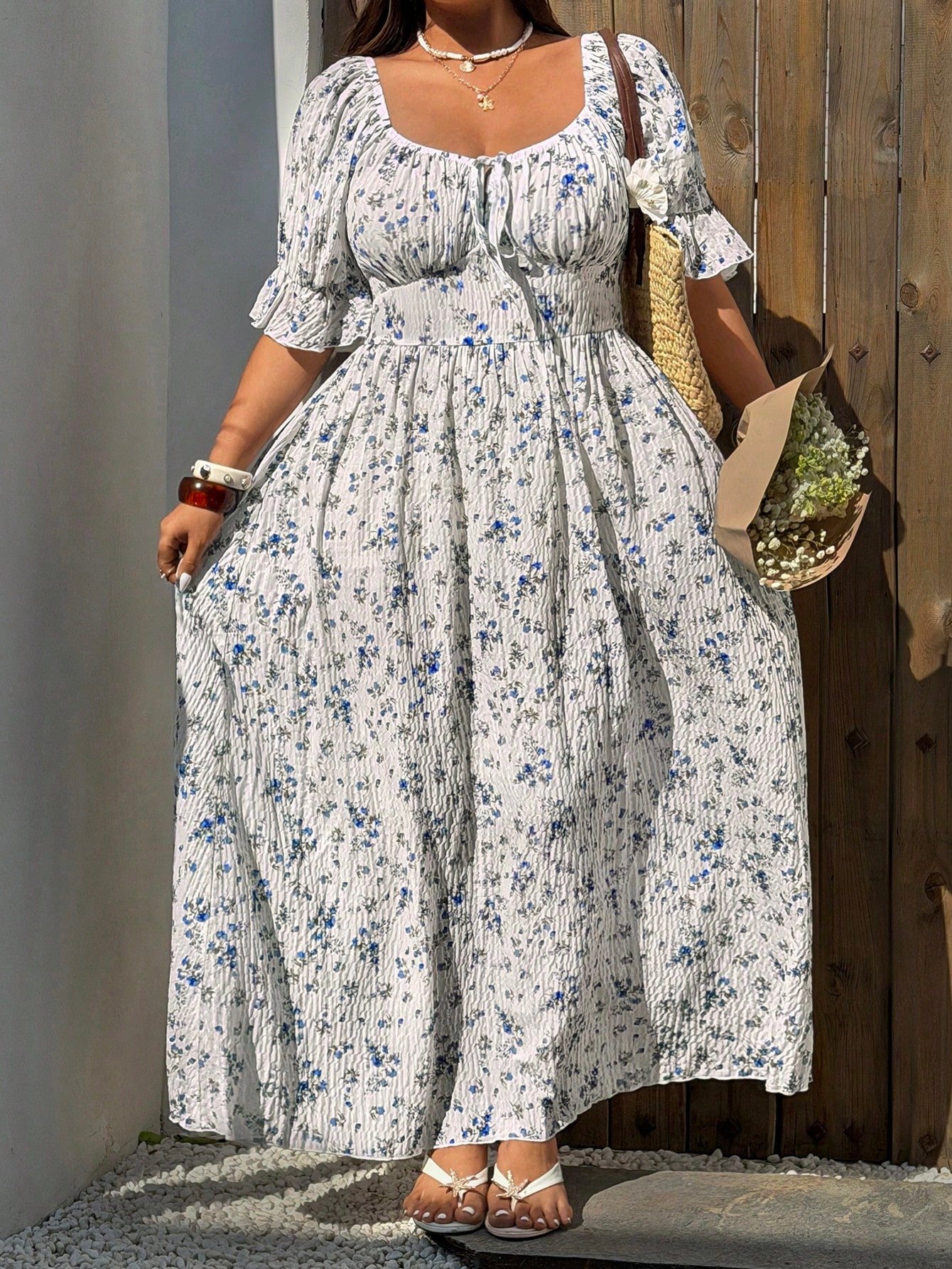 Robe texturée à fleurs ditsy avec taille cintrée, mode pour les vacances de printemps – Image 3