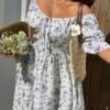 Robe texturée à fleurs ditsy avec taille cintrée, mode pour les vacances de printemps – Image 4
