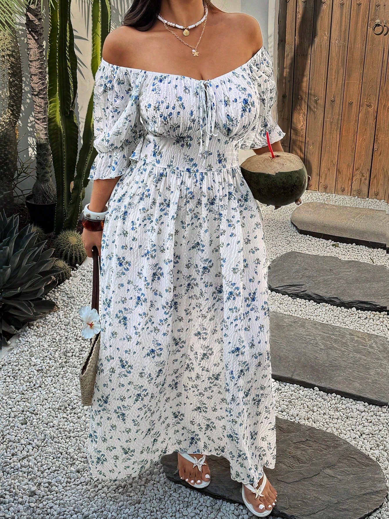 Robe texturée à fleurs ditsy avec taille cintrée, mode pour les vacances de printemps