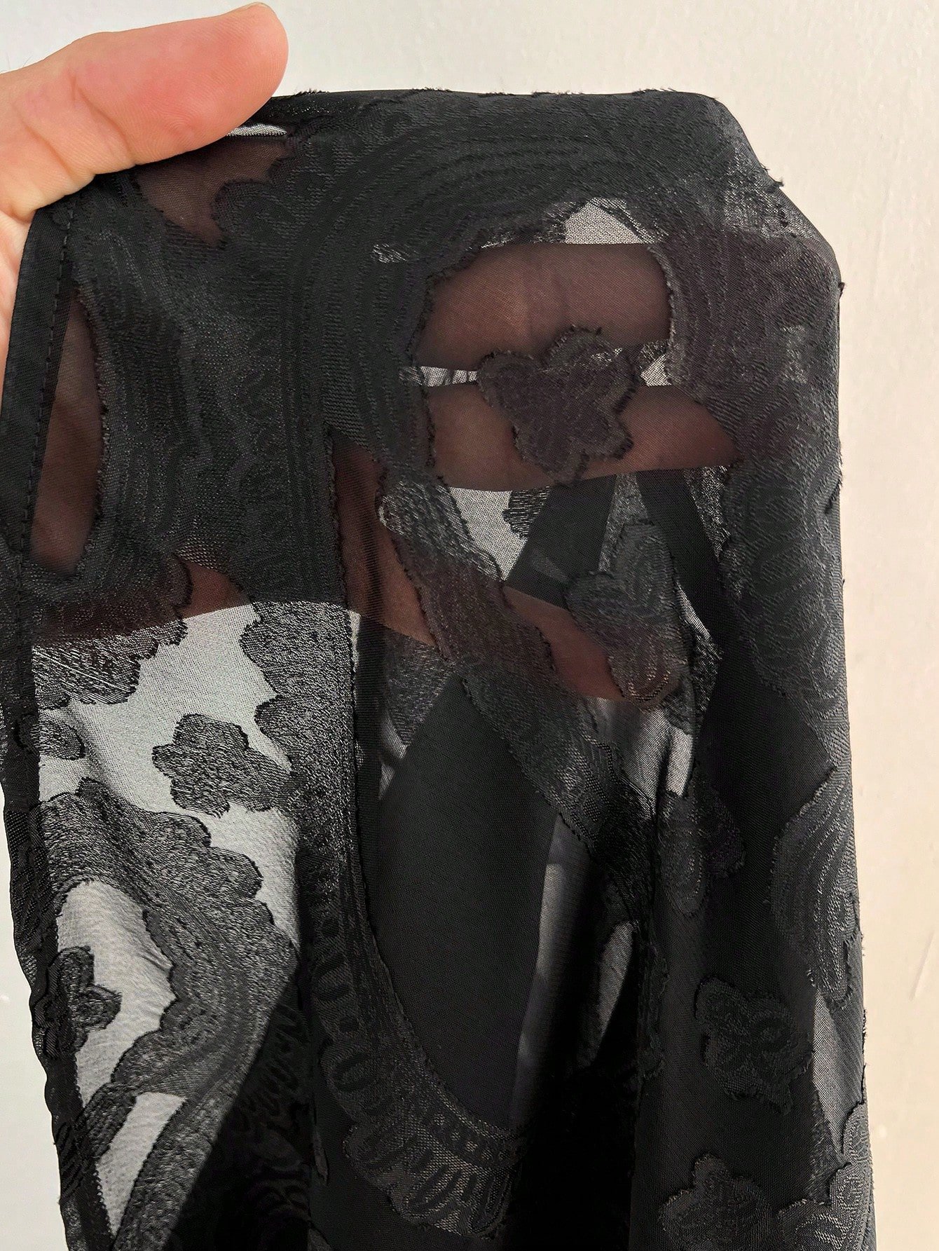 Blouse avec nœud semi-transparent – Image 3
