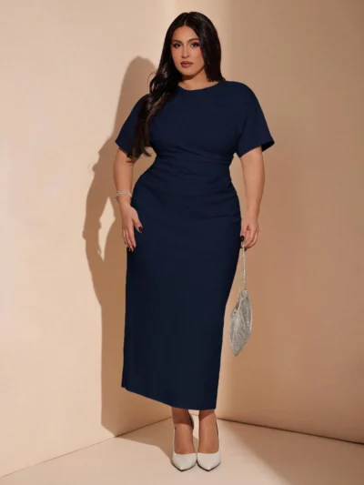 Robe à dos froncé et fendu