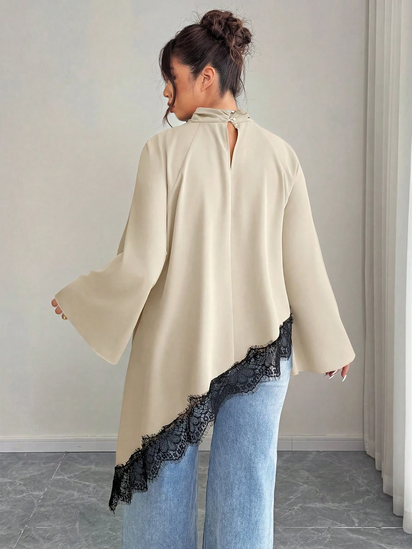 Haut en dentelle – Image 2