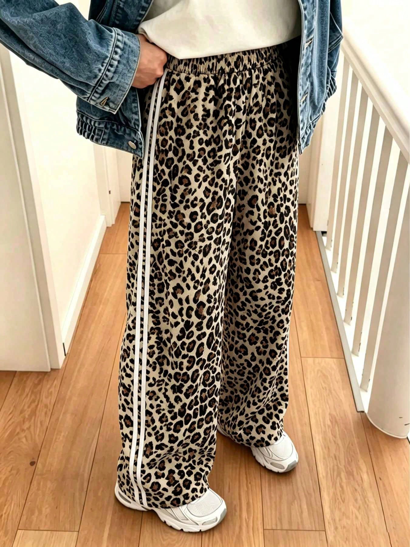 Pantalon droit imprimé léopard – Image 4