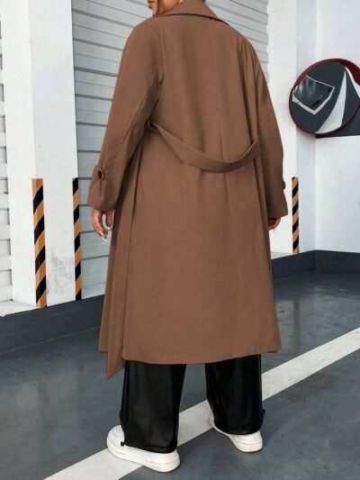 Alternative view of Trench-coat double boutonnage style rétro américain