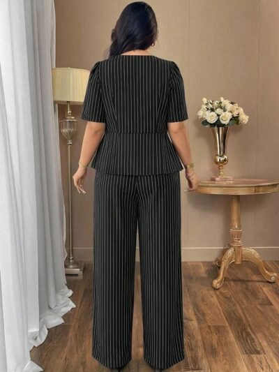 Alternative view of Ensemble 2 pieces col carré, ourlet asymétrique, rayures noir et blanc