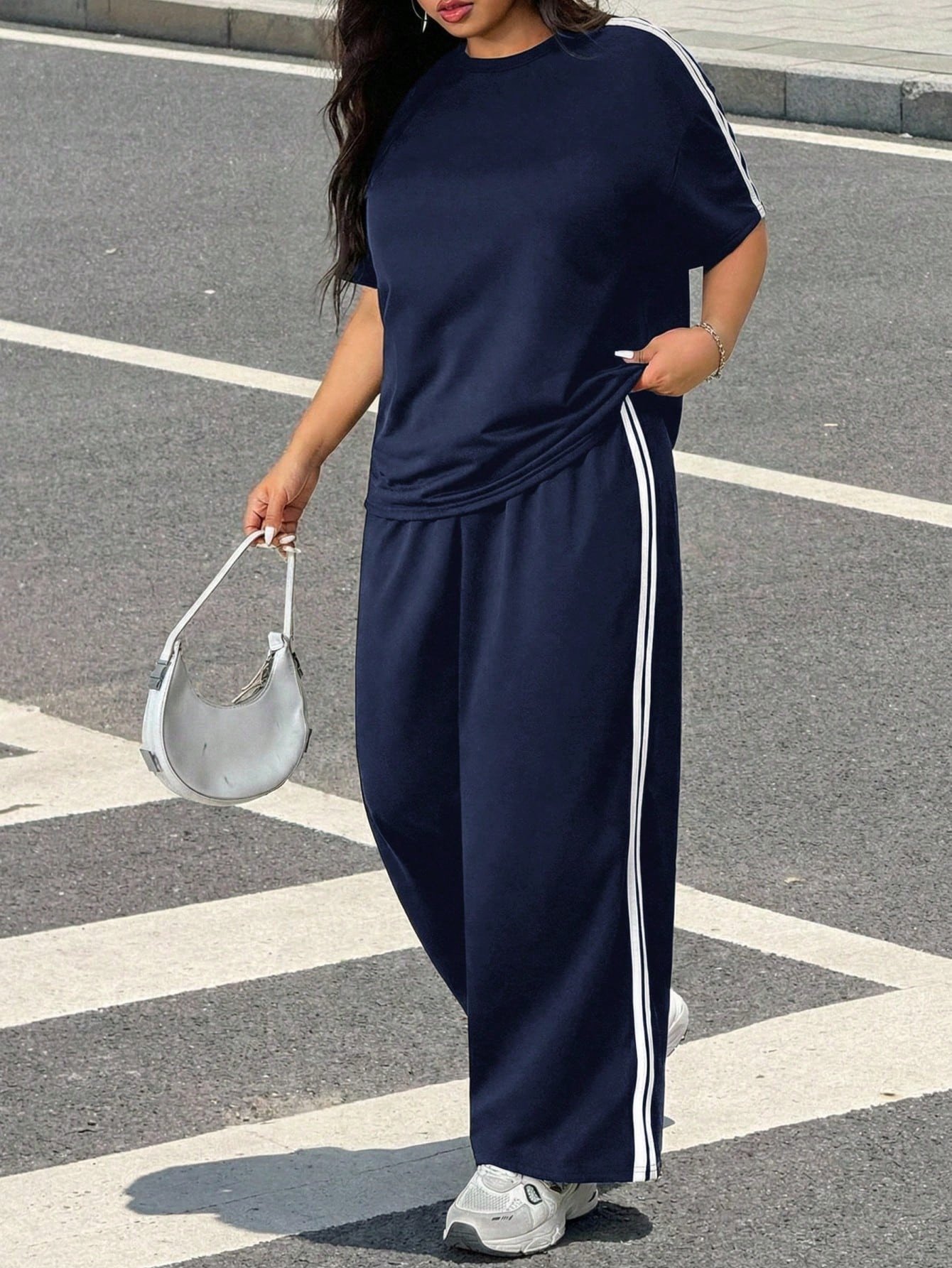 Ensemble 2 pièces de t-shirt à manches courtes rayé et pantalon décontracté – Image 4