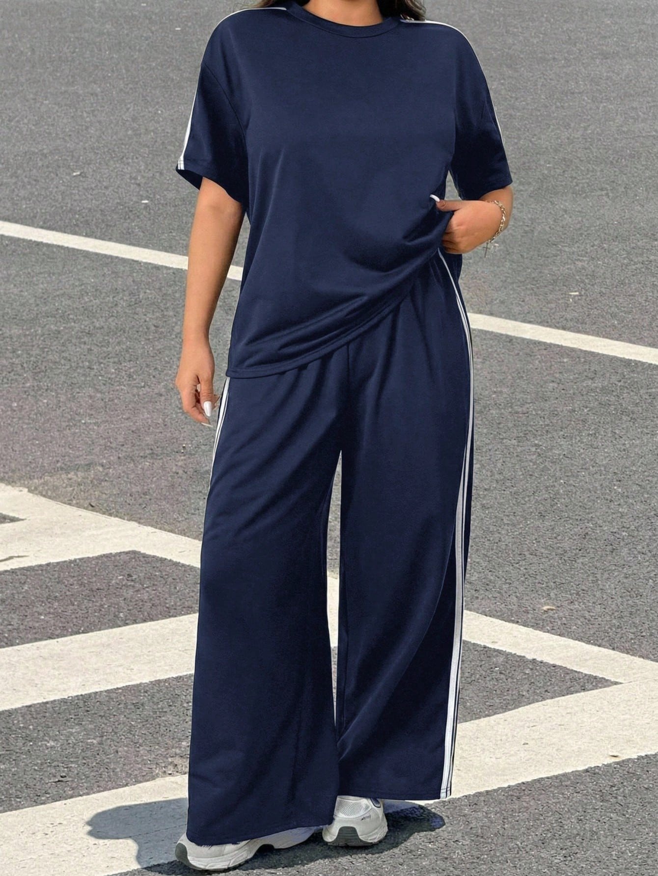 Ensemble 2 pièces de t-shirt à manches courtes rayé et pantalon décontracté