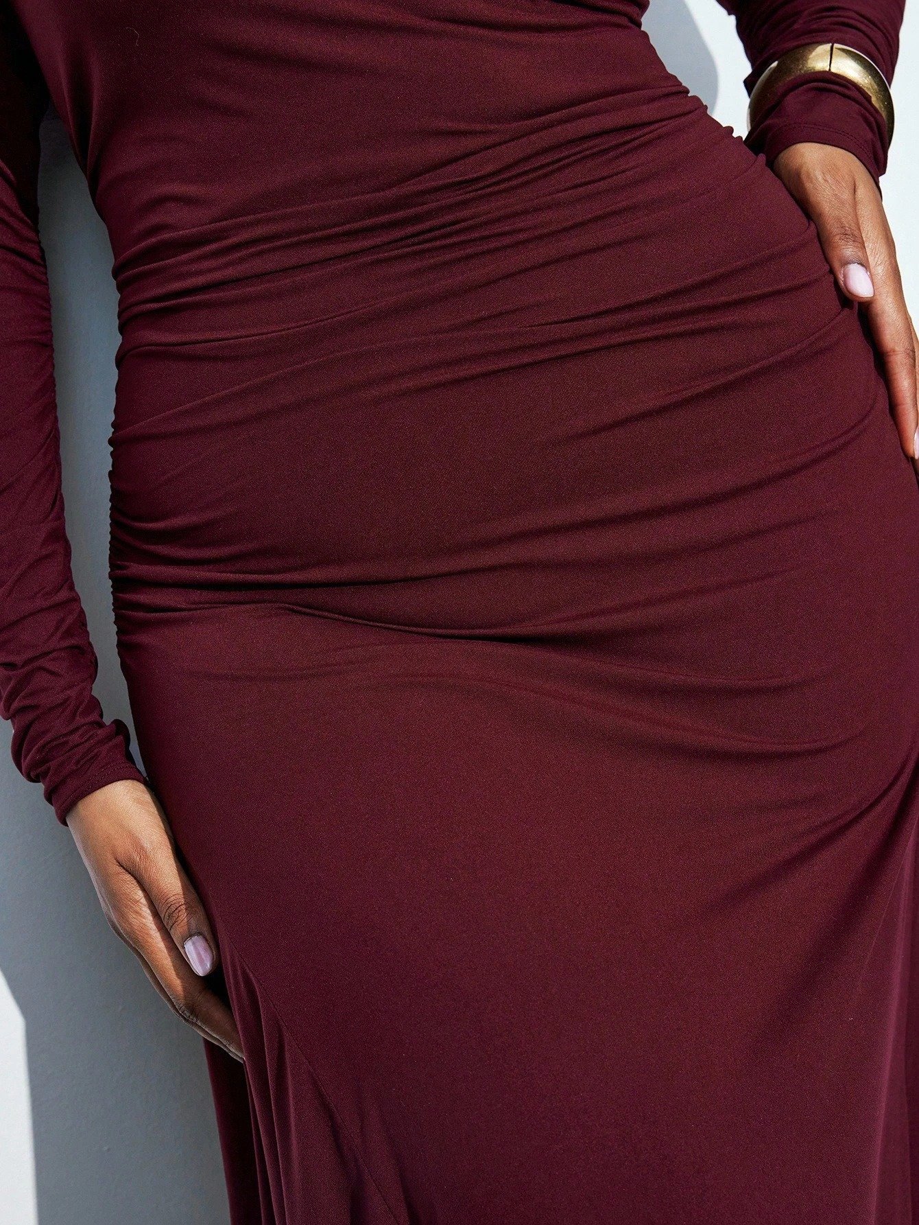 Robe élégante manches longues, plissée, moulante – Image 6