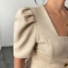 Blouse à col carré, taille cintrée, manches courtes, coupe évasée – Image 6