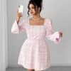Robe élégante à col rond avec décoration de boutons et taille évasée – Image 9
